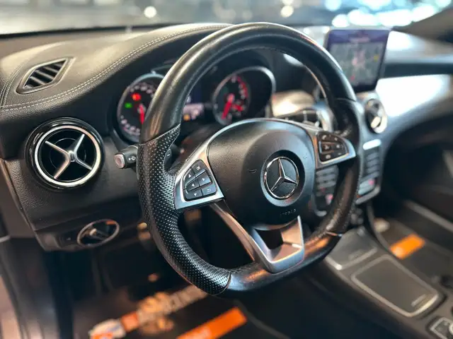 Mercedes-Benz Cla view 11