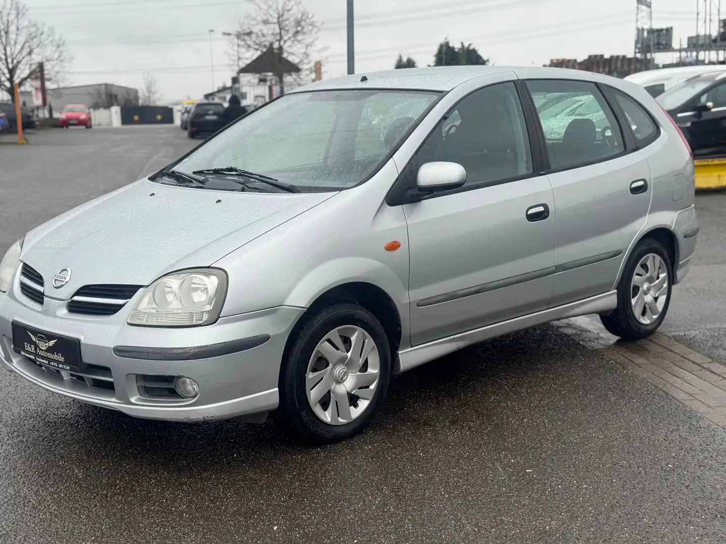 Nissan Almera Tino Acenta plus Grau - 1
