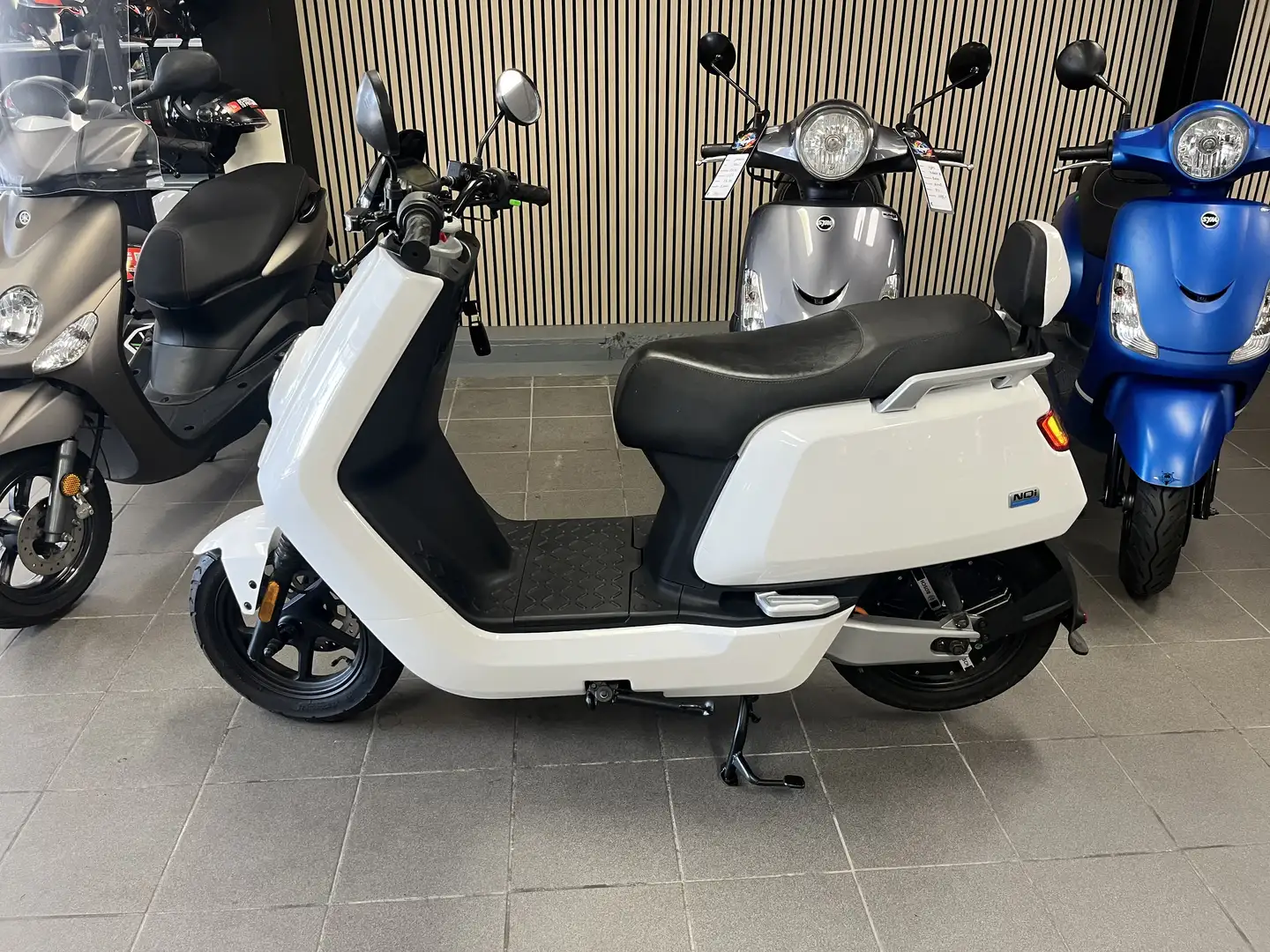 Niu N1S Niu NS1 - 60v/29ah - 45km/h - 3300km Blanc - 1