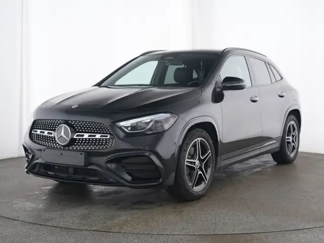 Mercedes-Benz GLA 220 4M AMG Line*AHK*Panoramaschiebedach*