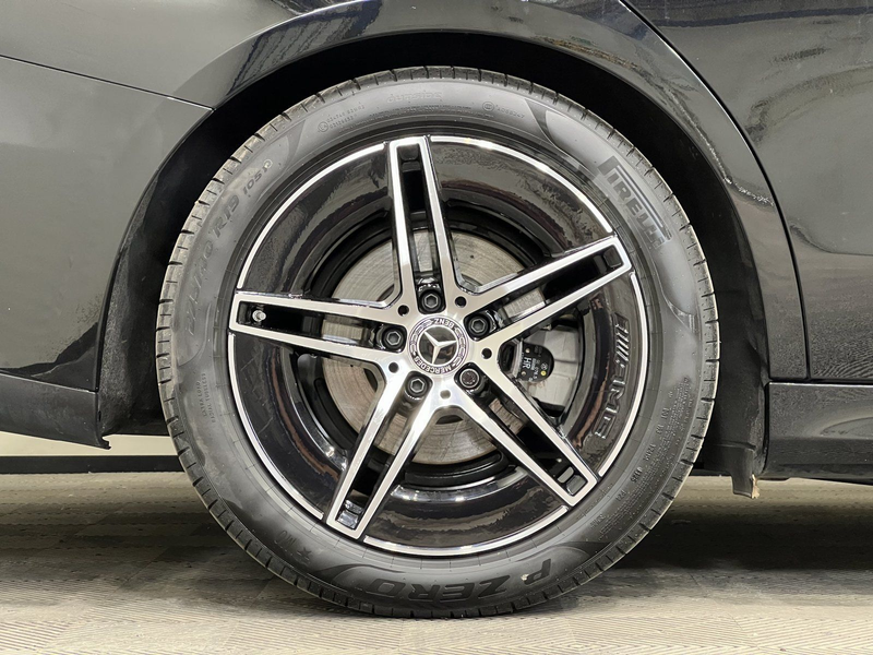 Mercedes-Benz E 220 d T AMG Night Pano AHK Winter Distro 19" — photo 9