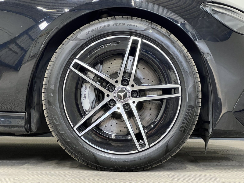 Mercedes-Benz E 220 d T AMG Night Pano AHK Winter Distro 19" — photo 12