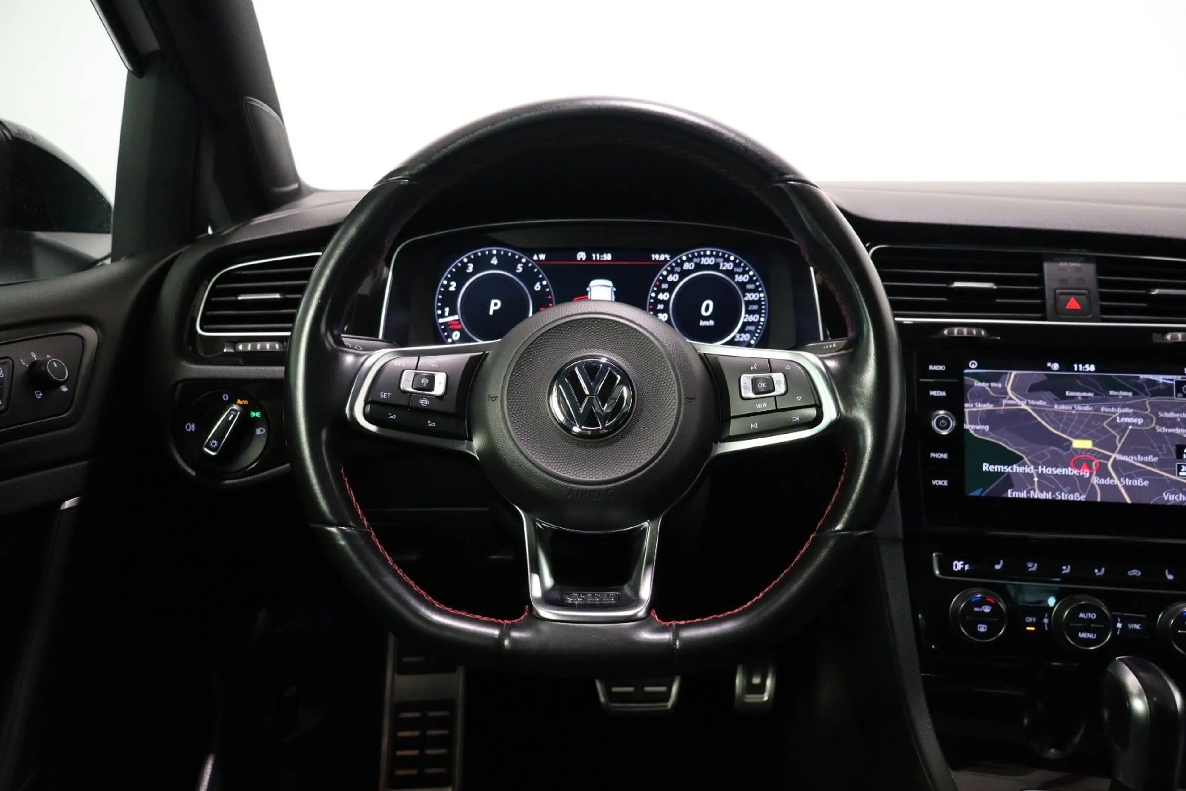Volkswagen Golf VII GTI 2,0 TSI DSG Performance Virtual ACC — photo 15