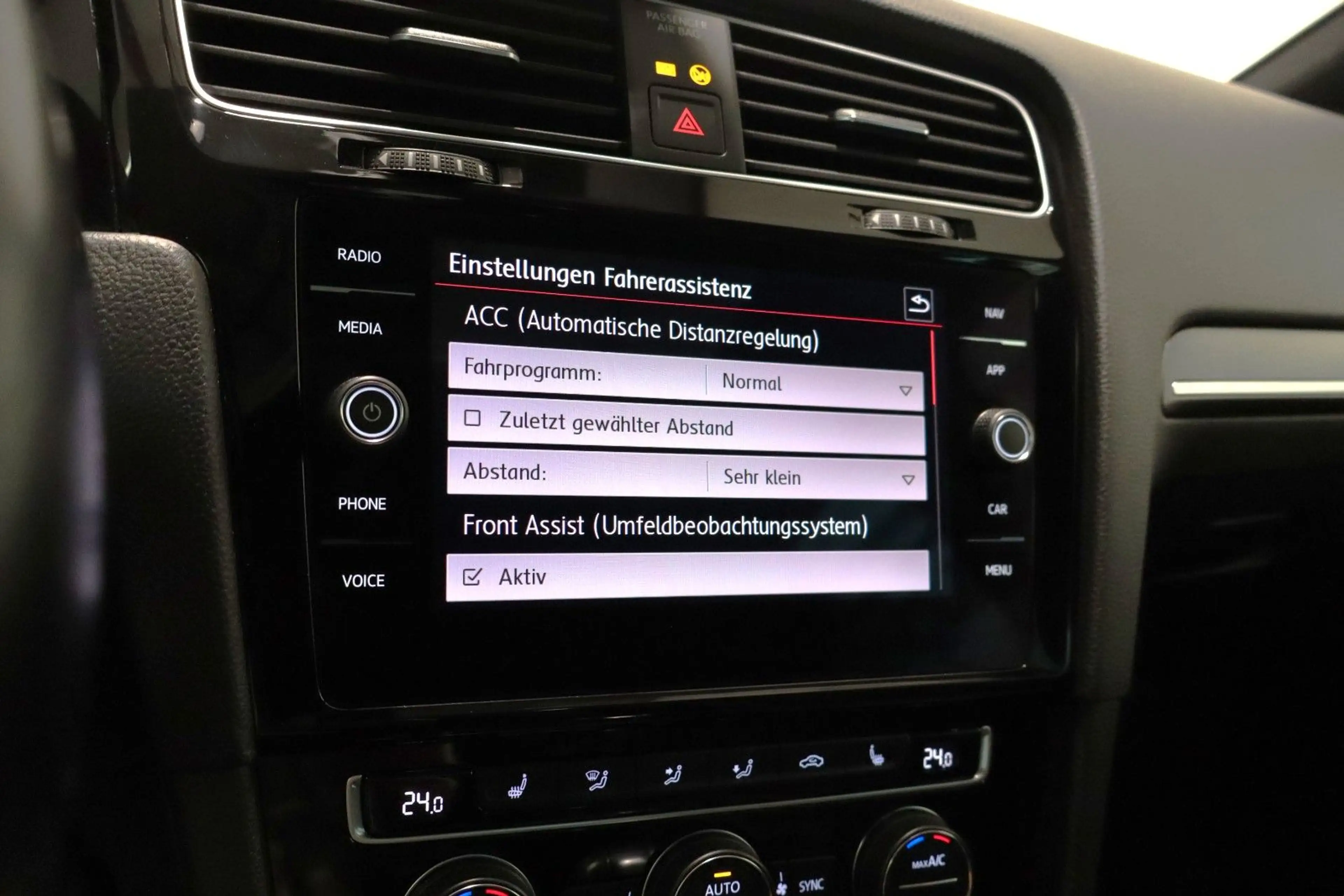 Volkswagen Golf VII GTI 2,0 TSI DSG Performance Virtual ACC — photo 10