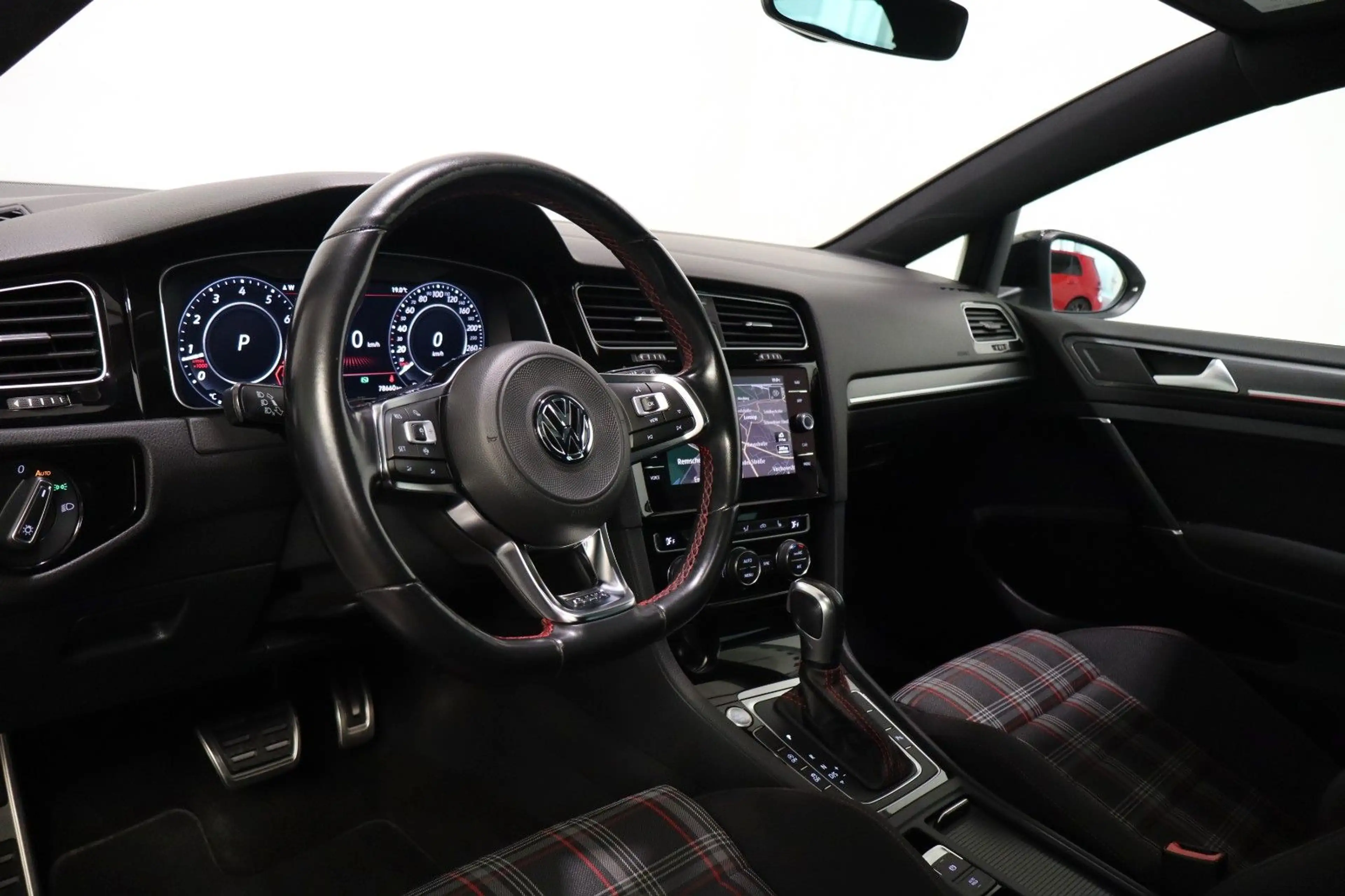 Volkswagen Golf VII GTI 2,0 TSI DSG Performance Virtual ACC — photo 7