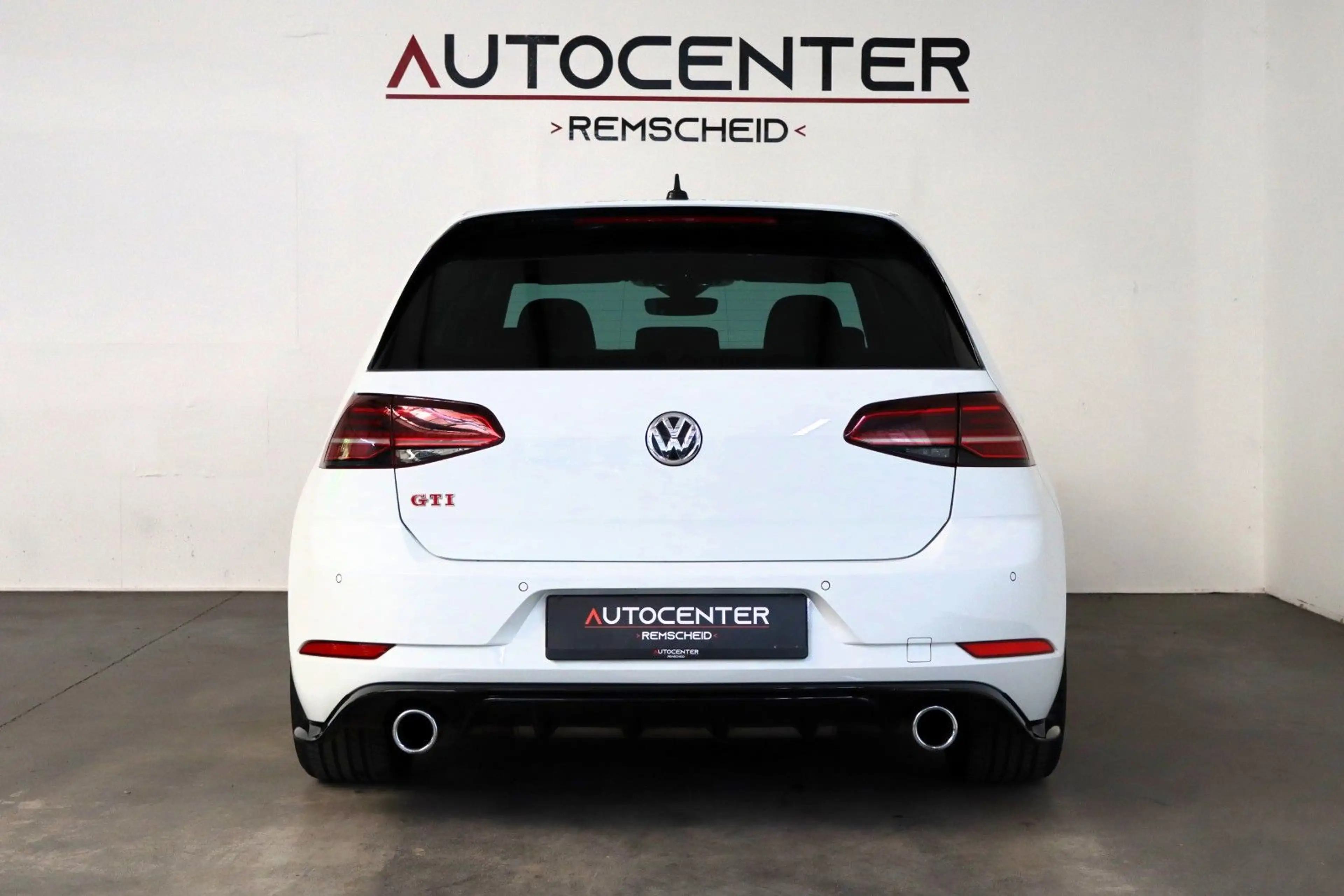 Volkswagen Golf VII GTI 2,0 TSI DSG Performance Virtual ACC — photo 5