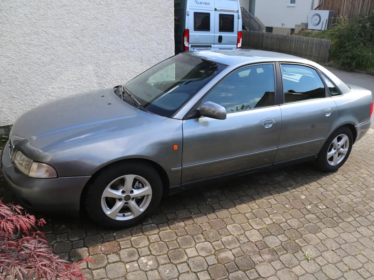 Audi A4 1.6, foto 2