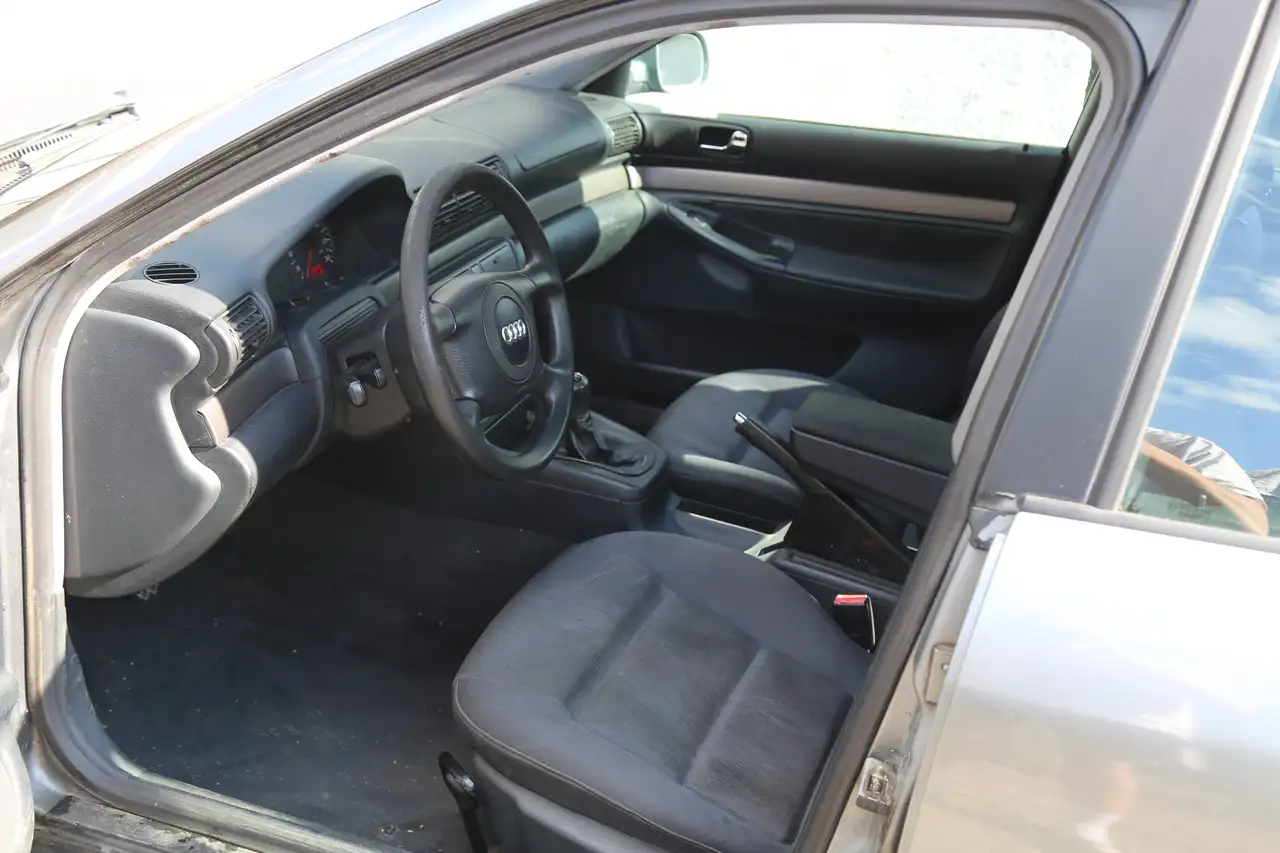 Audi A4 1.6, foto 7
