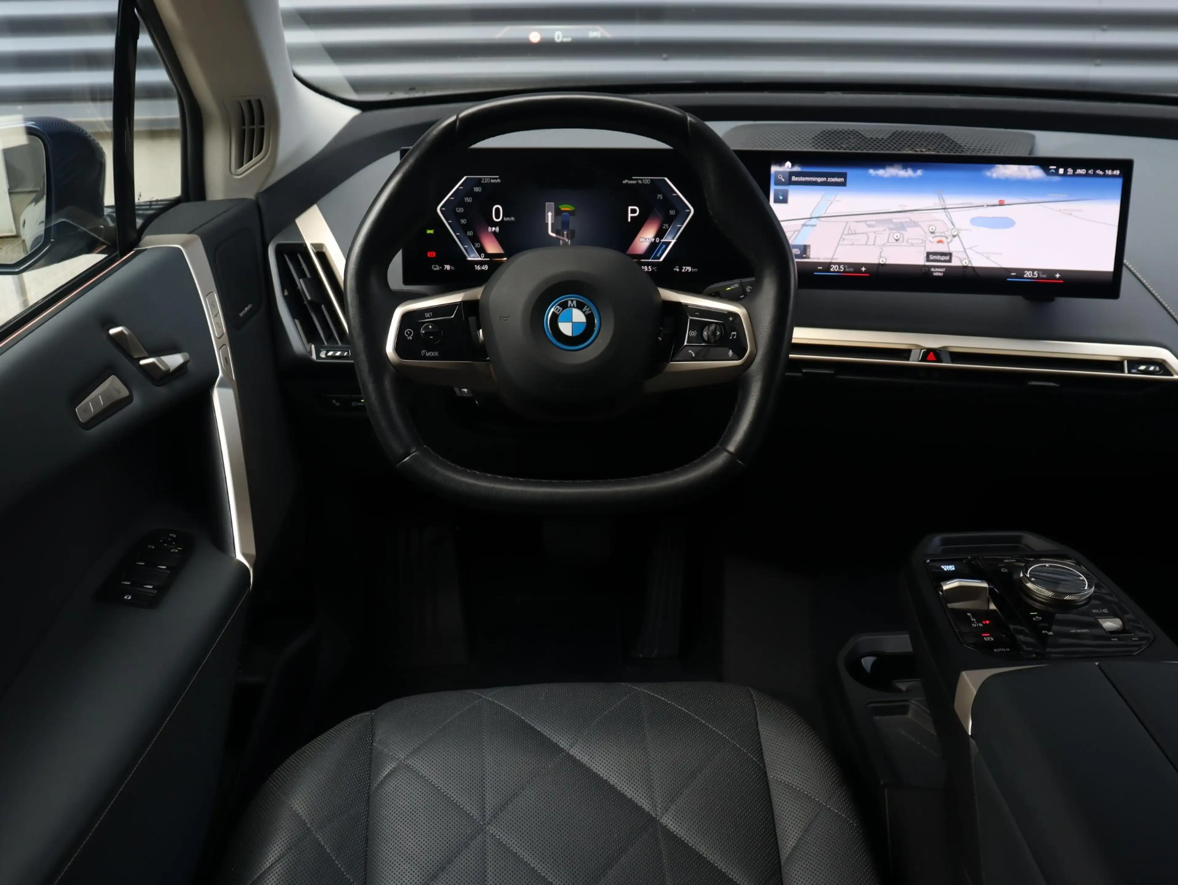BMW iX xDrive40 | Driving Assistant Prof. | Trekhaak | He — photo 10
