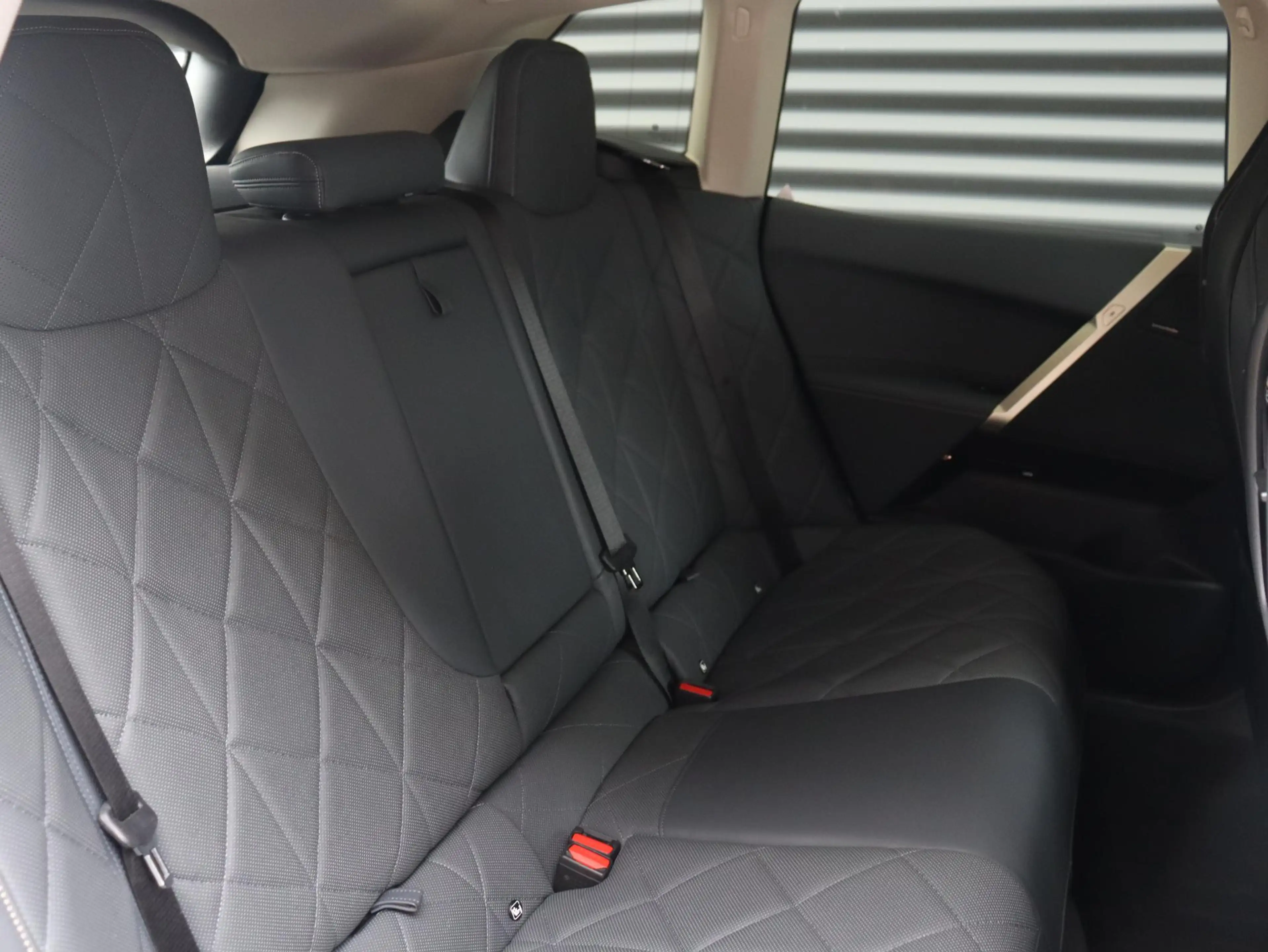 BMW iX xDrive40 | Driving Assistant Prof. | Trekhaak | He — photo 11