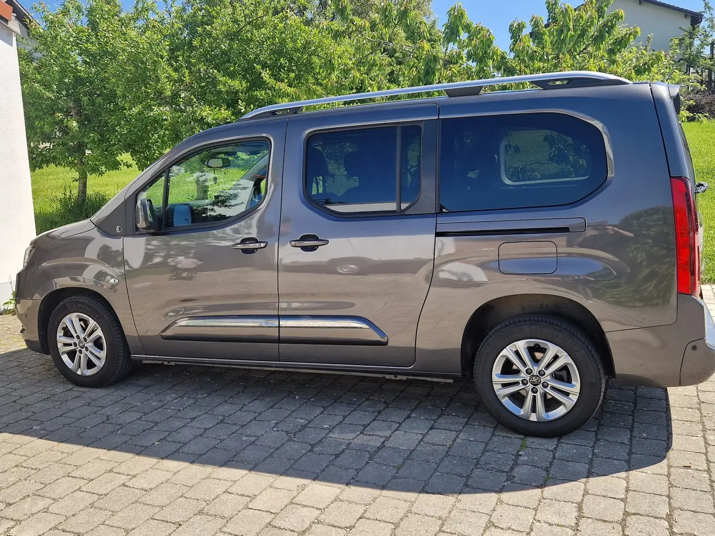 Toyota Proace City Verso 1.2 Turbo L1 Aut Team Deutschland - 1