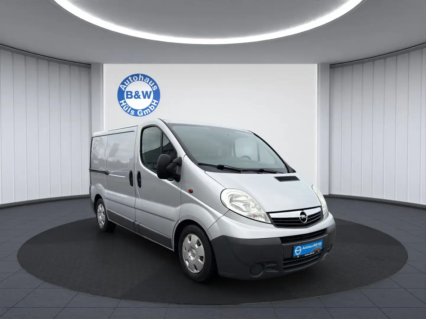 Opel Vivaro Kasten L1H1 2,7t*TEMPOMAT*KLIMA*AHK*PDC* Silber - 1