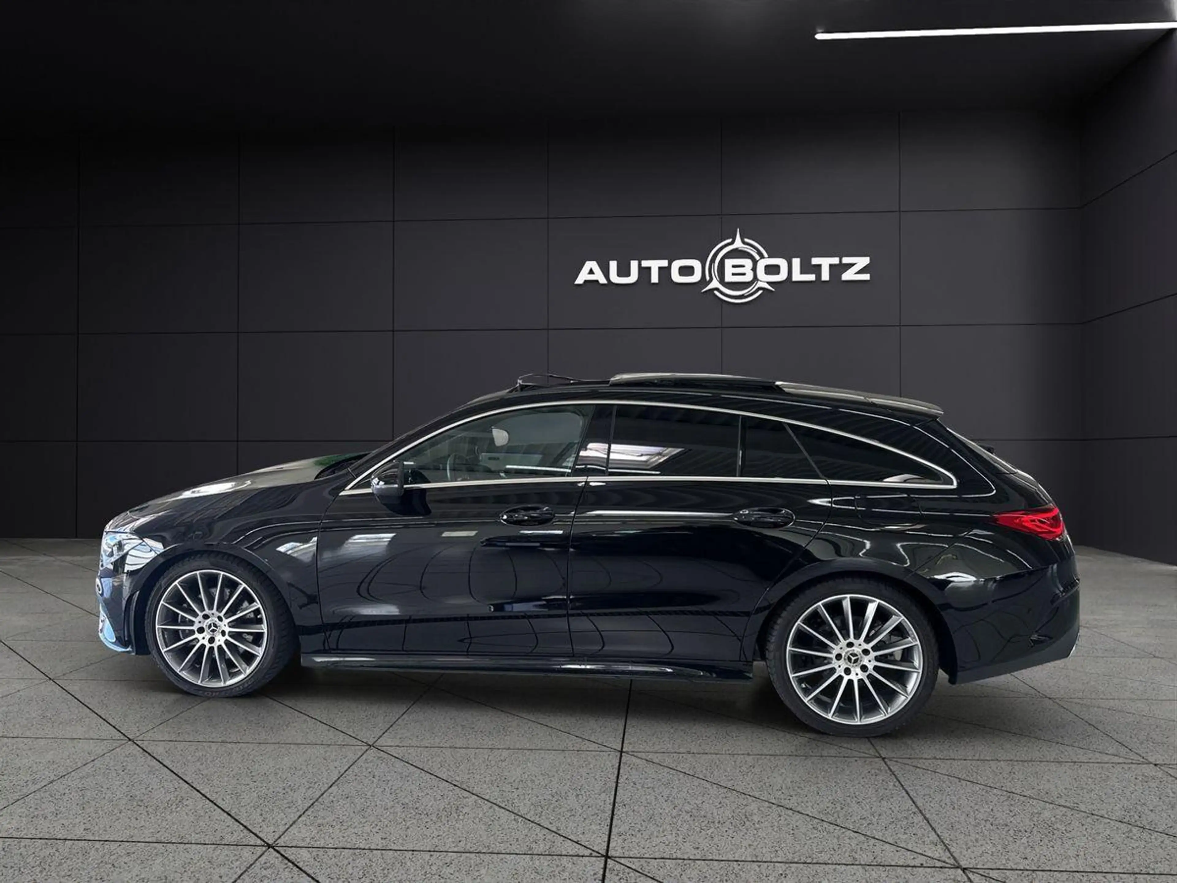 Mercedes-Benz CLA 200 AMG Leder Pano 360 Kam — photo 3
