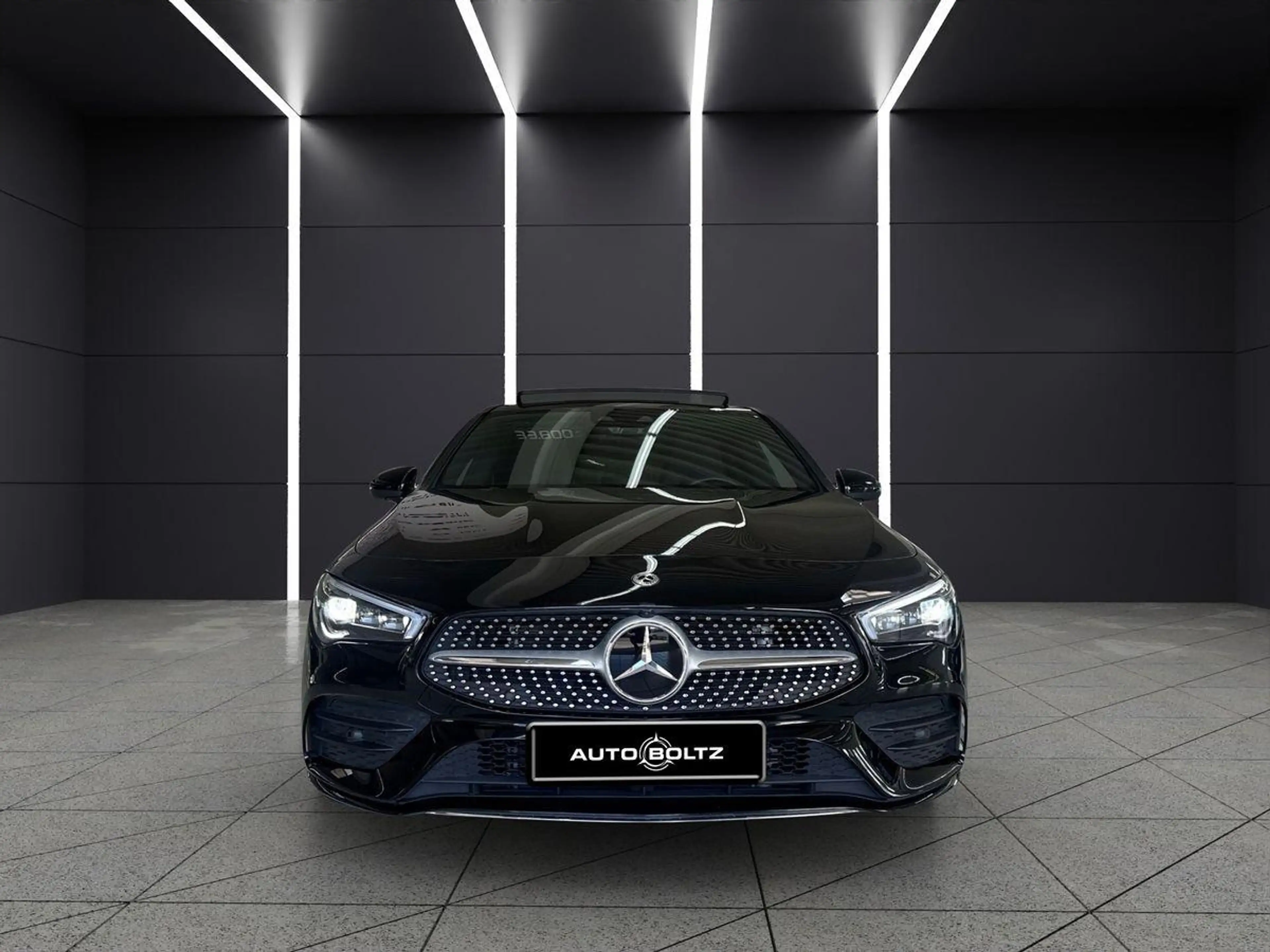 Mercedes-Benz CLA 200 AMG Leder Pano 360 Kam — photo 2