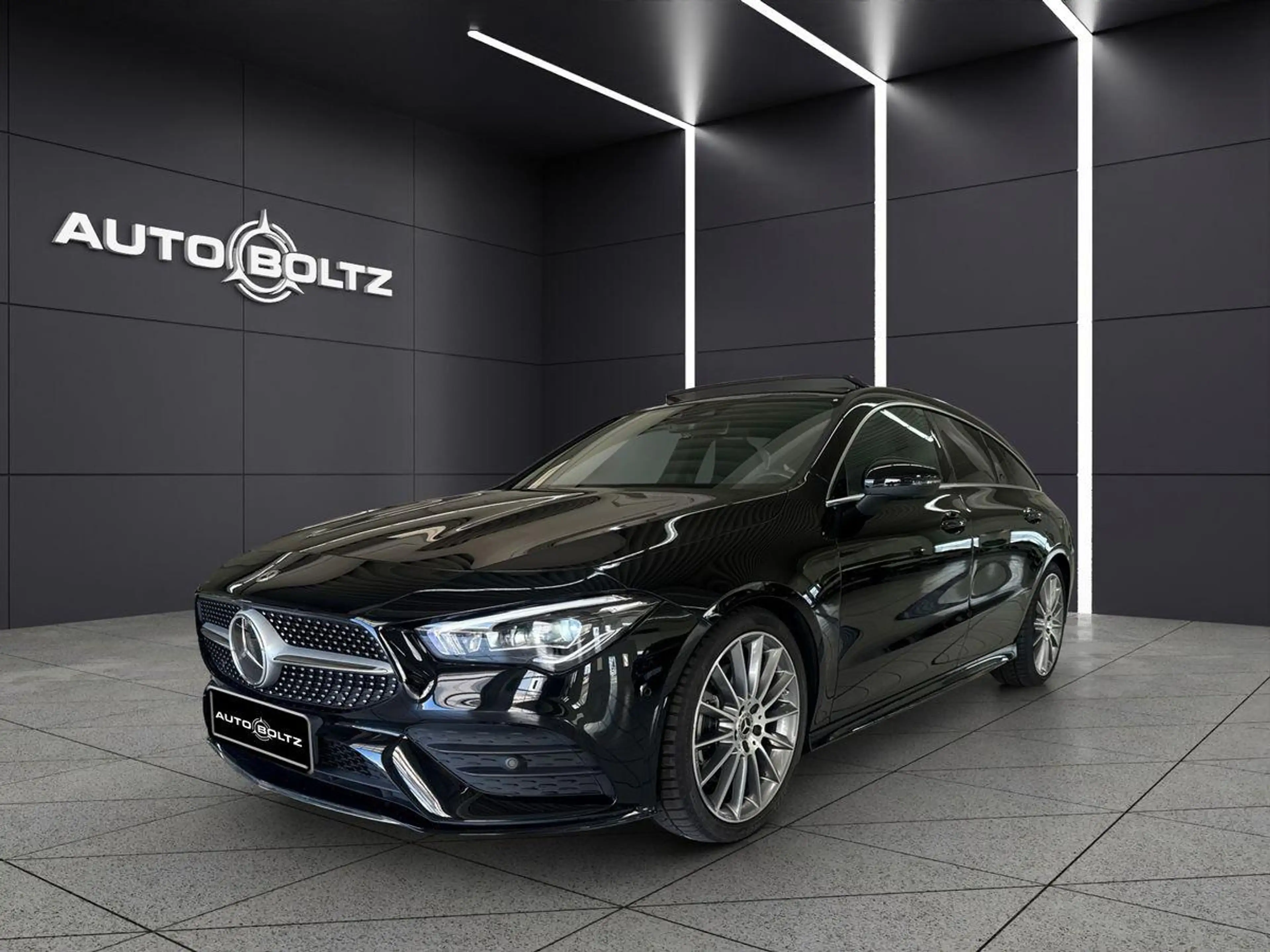 Mercedes-Benz CLA 200 AMG Leder Pano 360 Kam