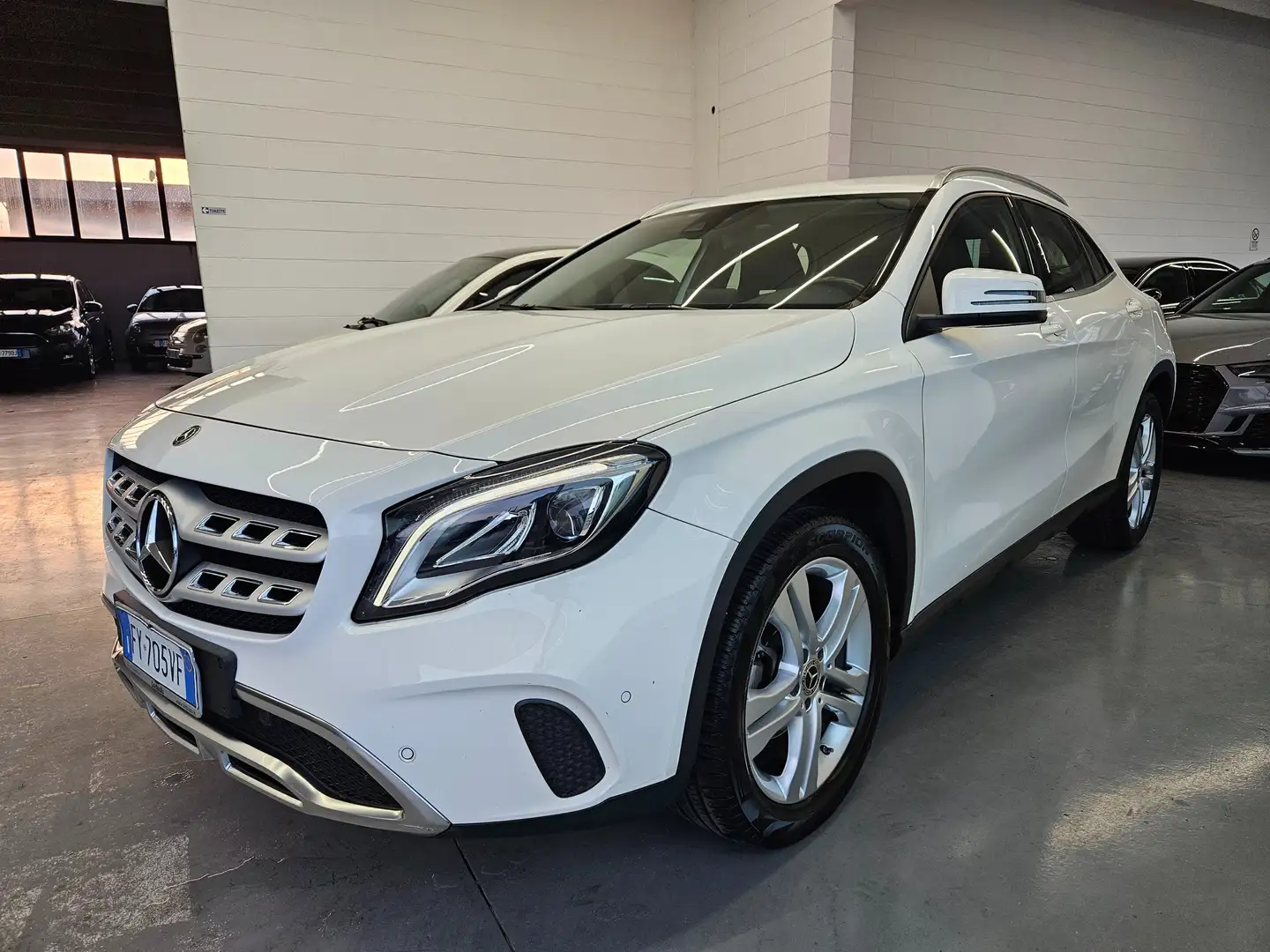 Mercedes-Benz GLA 220 GLA-X156 2017 d Sport 4matic 170cv auto Bianco - 1