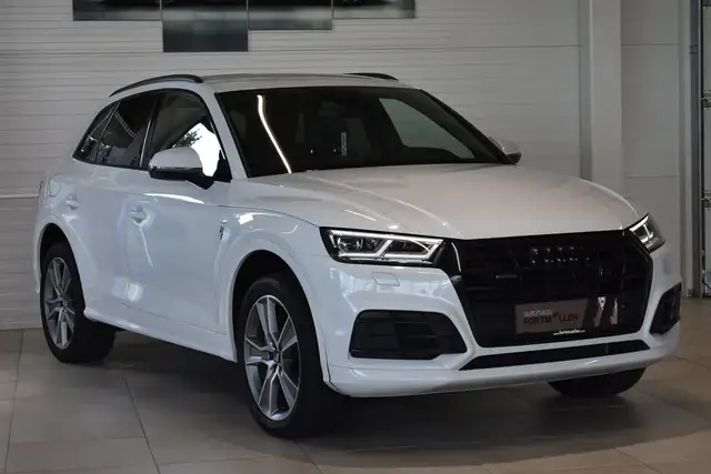 Audi Q5 40 TDI quattro // S line sport plus