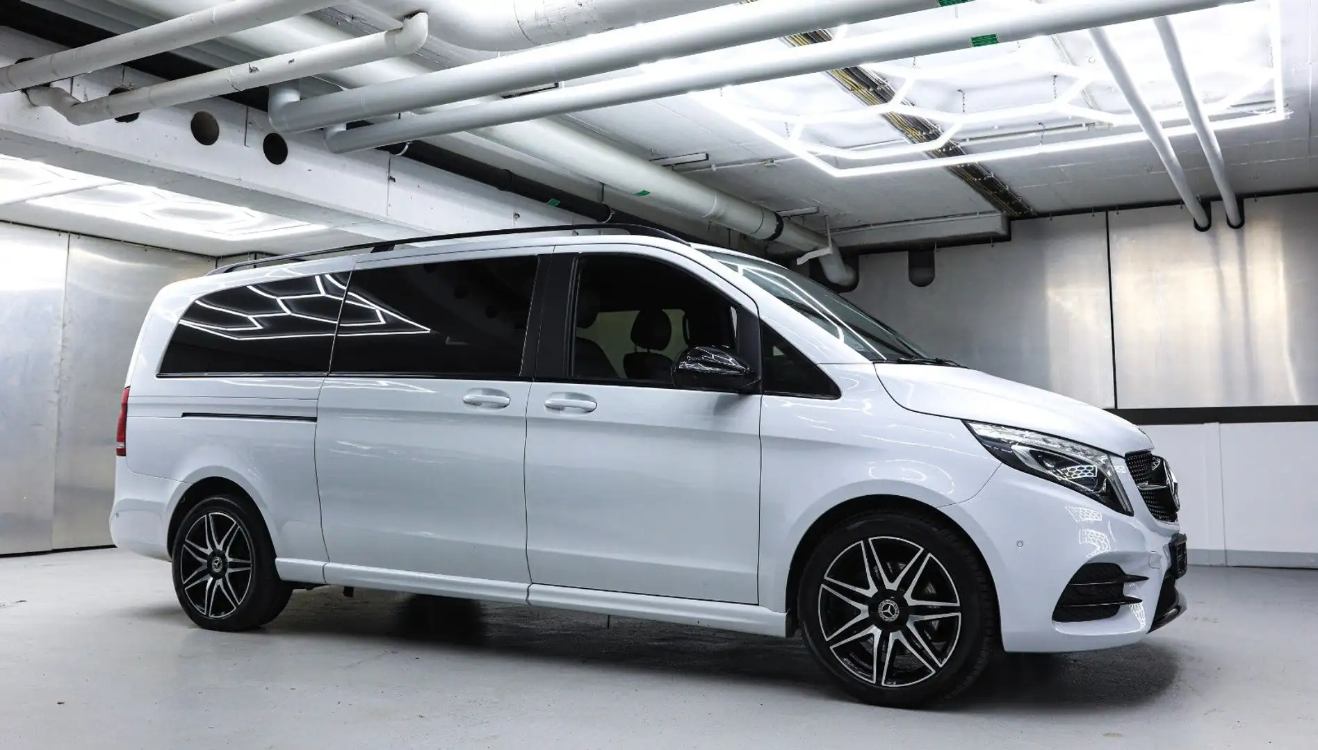 Mercedes-Benz V 220 V300 d AMG AVANTGARDE EDITION extralang 1. Hand Weiß - 2