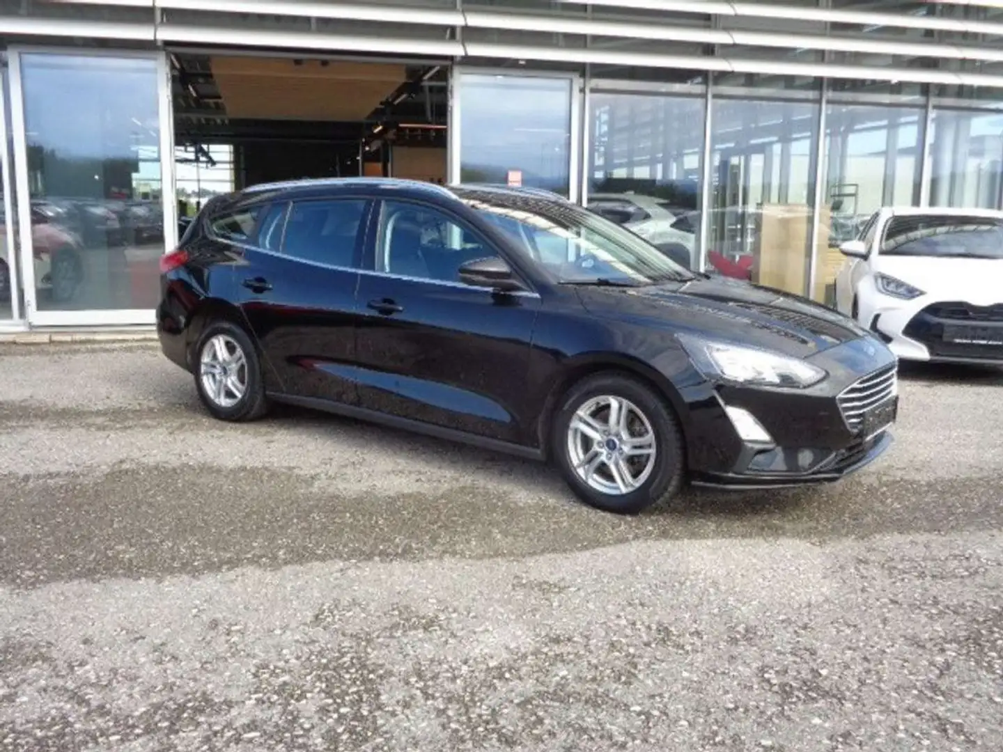 Ford Focus Traveller 1,5 TDCi Aut. *LED *NAVI *Kamera Schwarz - 2