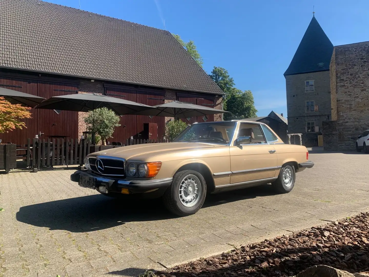 Mercedes-Benz SL 380 *Erstlack-H-Kennzeichen*Automatik*KeinRost Бежевый  - 1