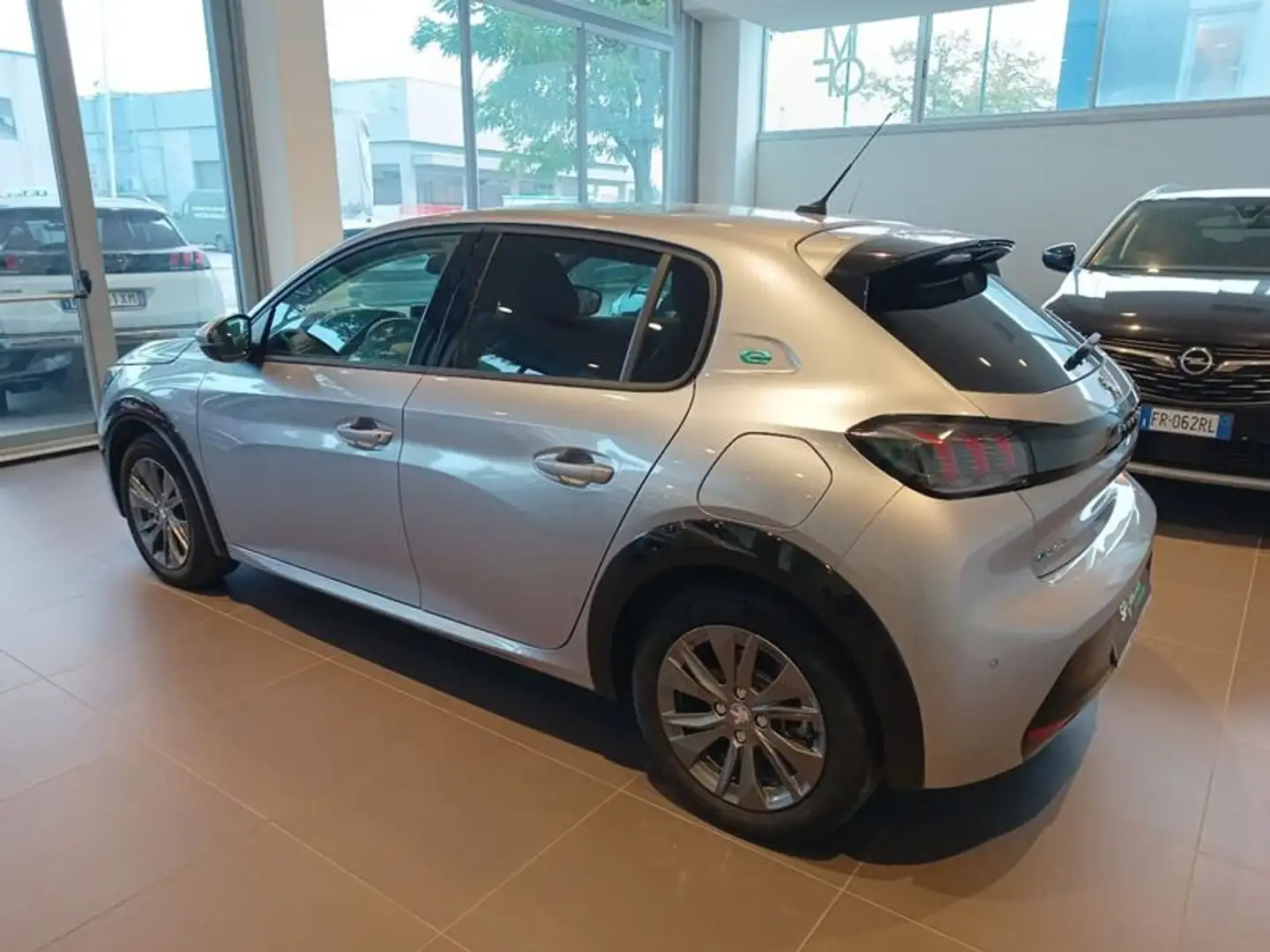 Peugeot 208 e- Allure 100kW - 2
