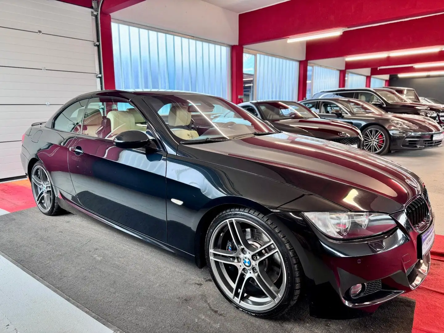 BMW 335 i Cabrio M Paket Individual Performance Navi Black - 2