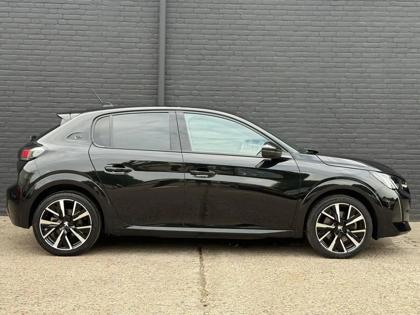 Peugeot e-208 EV GT 350 50 kWh 1STE EIGENAAR | DIGITAL DASH | CA Zwart - 2