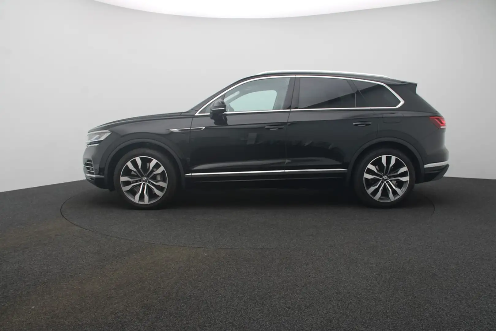 Volkswagen Touareg 3.0 TSI e 4Motion LED Navi Pano AHK Noir - 2