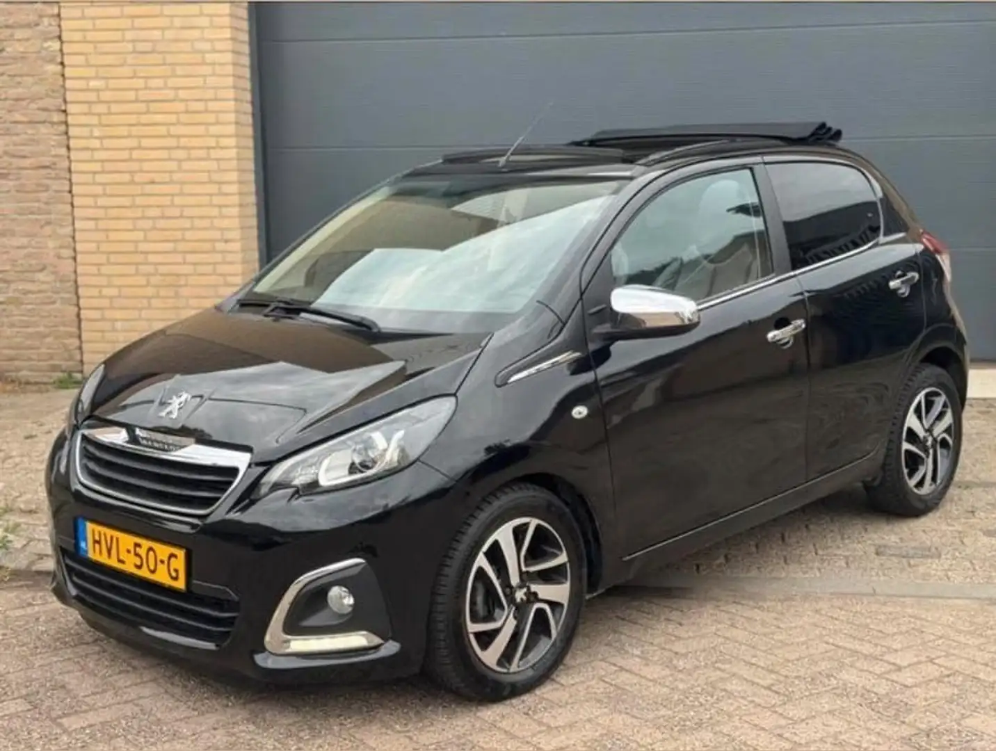 Peugeot 108 1.2 Puretech Allure Keyless Pano Carplay Zwart - 1