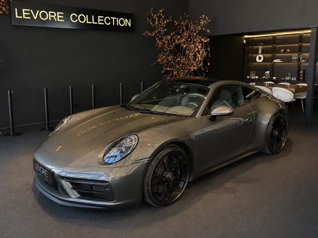 Porsche 992