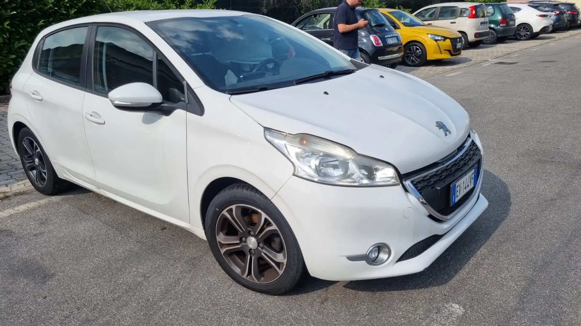 Peugeot 208 208 5p 1.4 hdi 8v Allure SOLO EXPORT Wit - 1