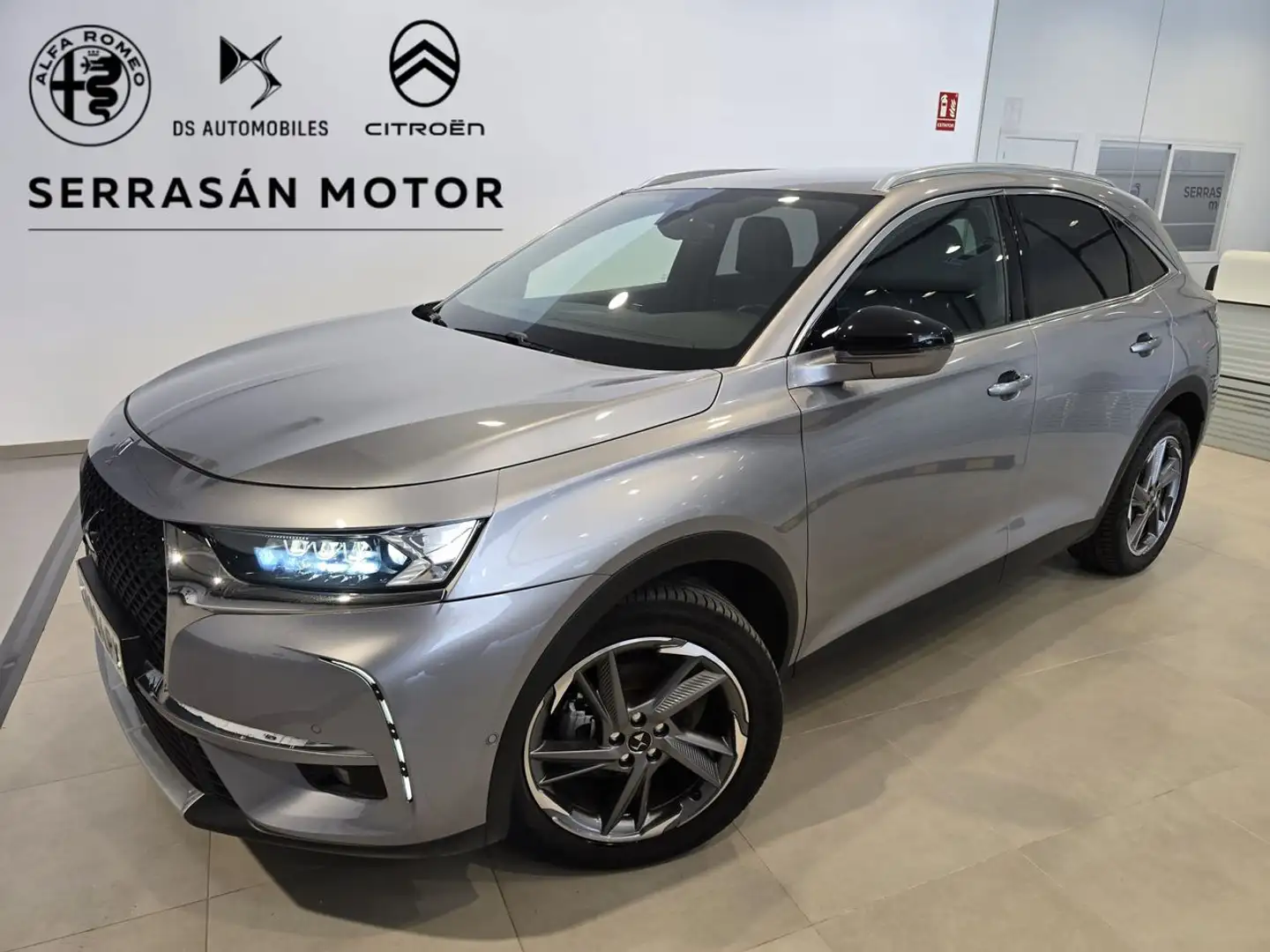 DS Automobiles DS 7 Crossback BlueHDi 180 Automático Grand Chic Gris - 1