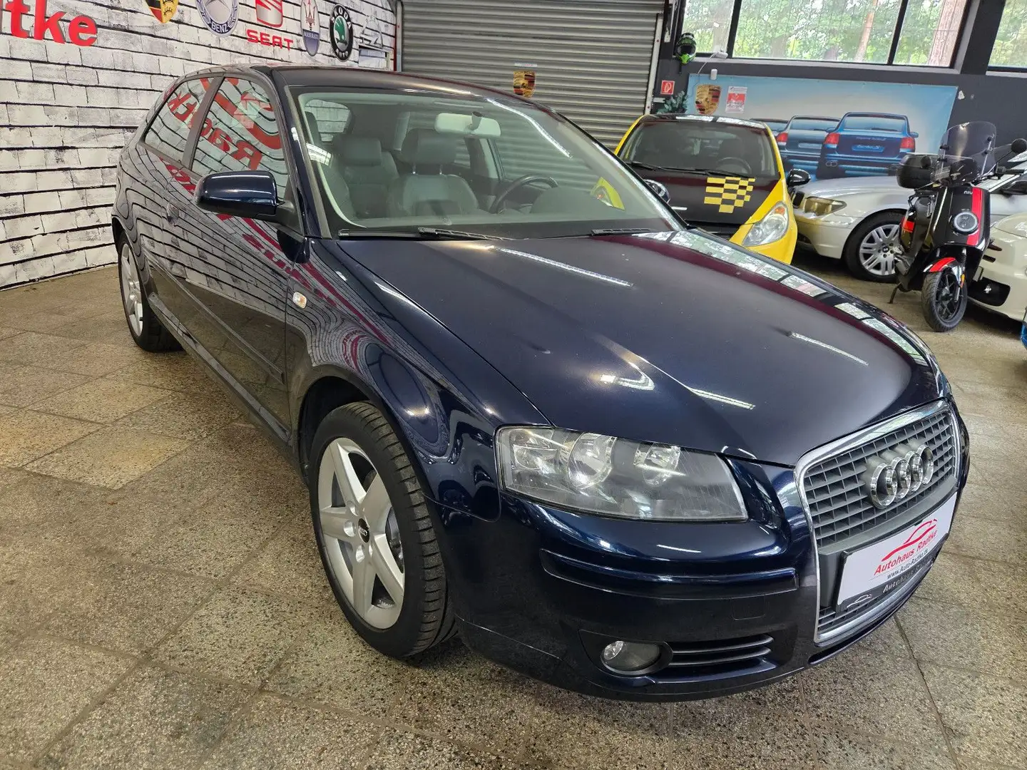Audi A3 1.6 FSI Ambition *Tüv & Service NEU* Blau - 2