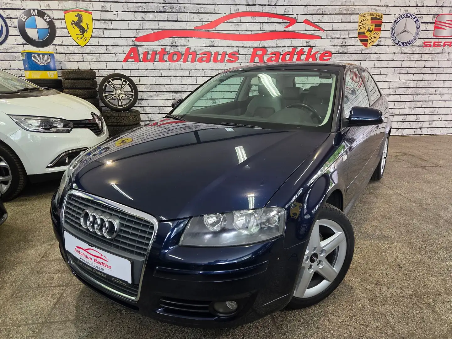 Audi A3 1.6 FSI Ambition *Tüv & Service NEU* Blau - 1
