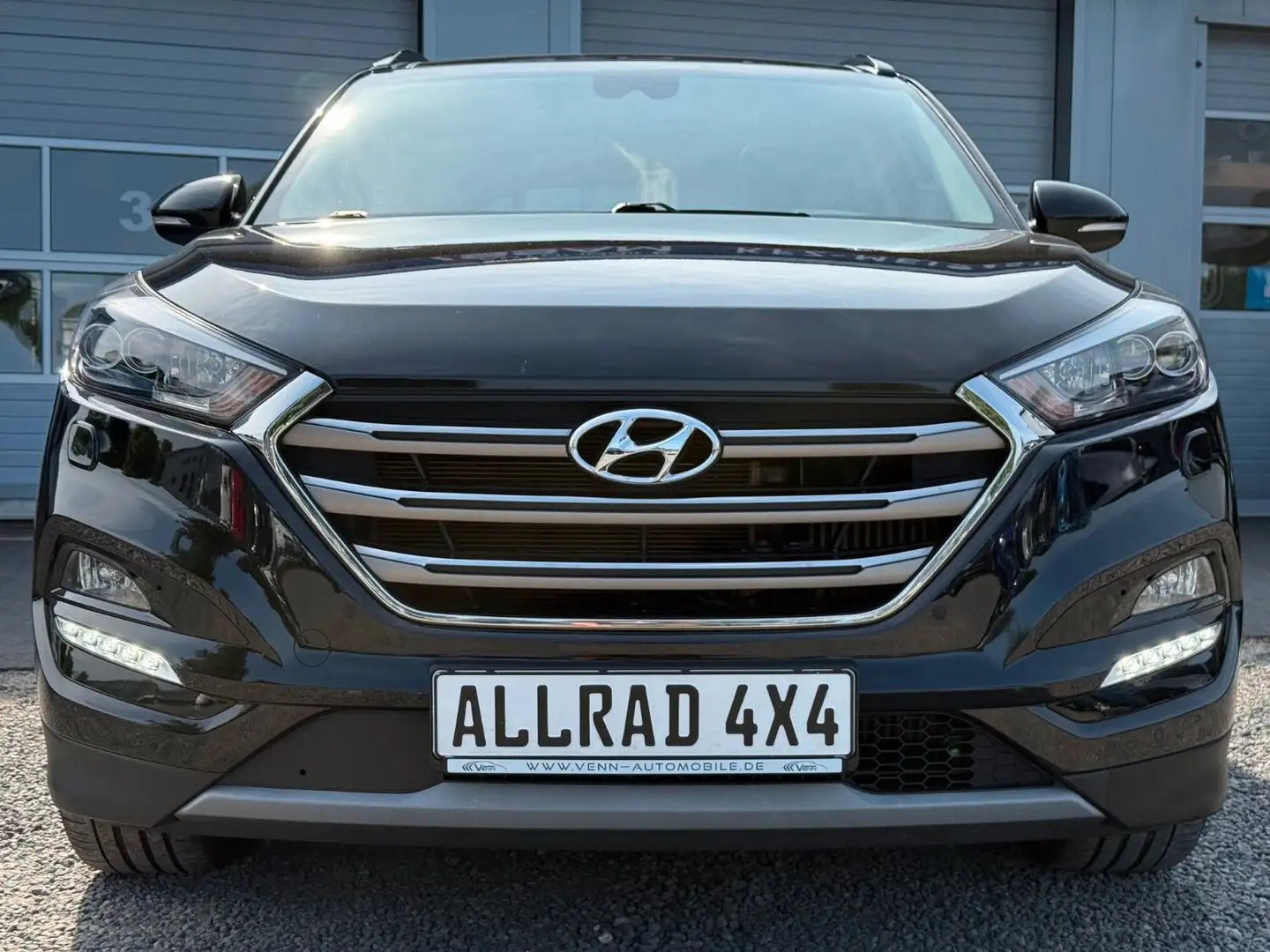 Hyundai TUCSON Premium4WD*Pano*RFK*TWA*SHZ*LED*Automatik Schwarz - 2