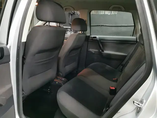 Volkswagen Polo view 8