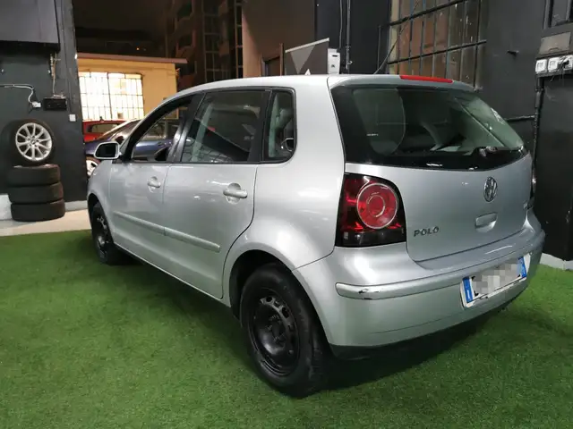 Volkswagen Polo view 3
