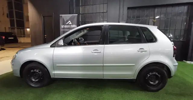 Volkswagen Polo view 2