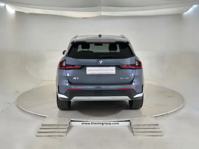 BMW X1 view 4
