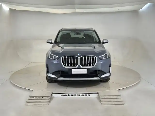 BMW X1 view 3