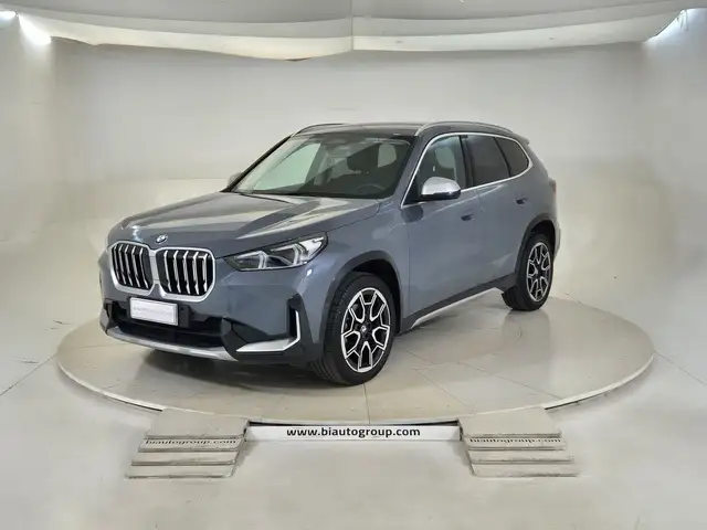 BMW X1 main image