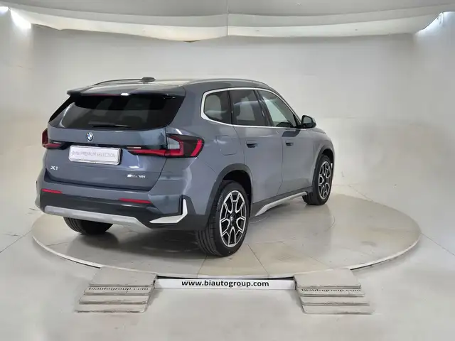 BMW X1 view 5