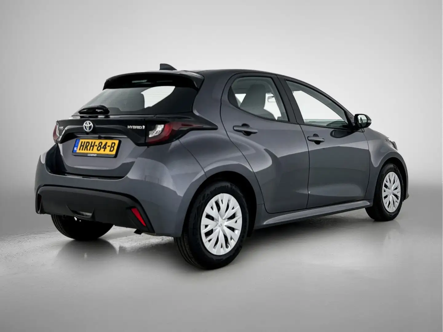 Toyota Yaris 1.5 Hybrid Active Limited Grijs - 2