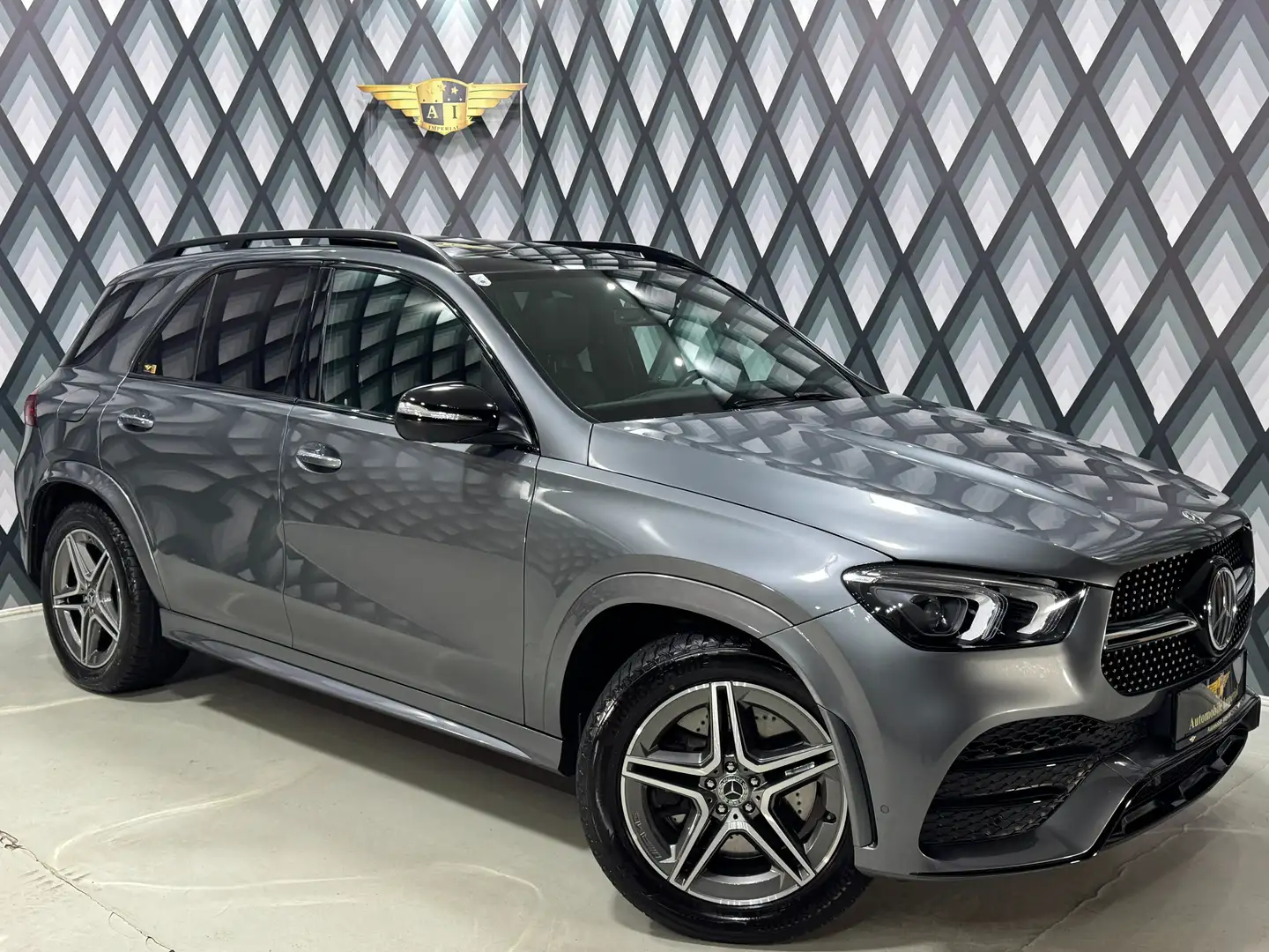 Mercedes-Benz GLE 350 de 4Matic // AMG-LINE // PANO // 1.BESITZ //AHK// Grau - 1