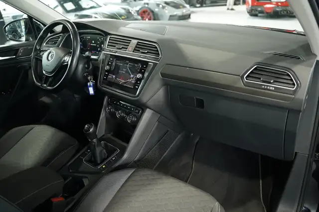 Volkswagen Tiguan view 15
