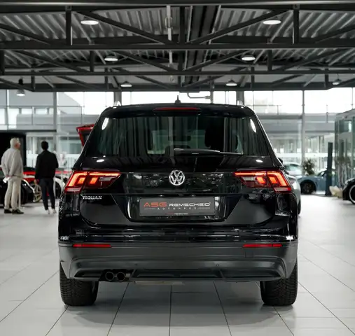 Volkswagen Tiguan view 8