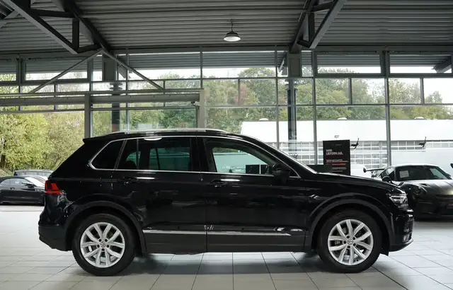 Volkswagen Tiguan view 6