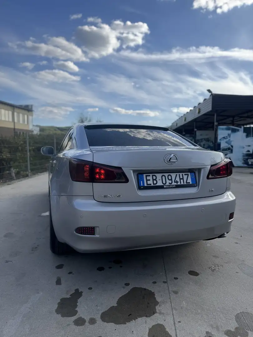 Lexus IS 220d Sport Line - 2