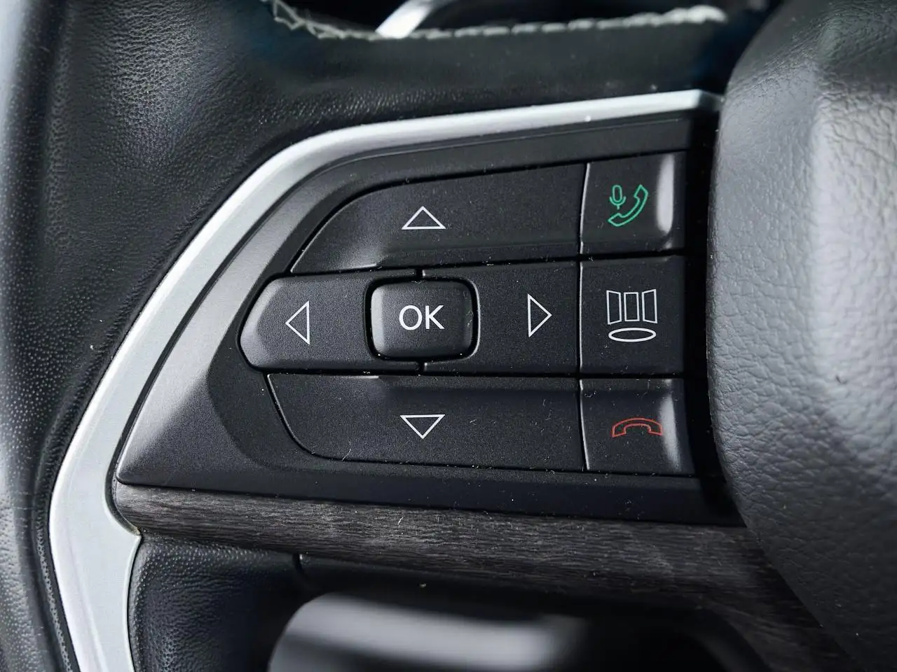 Jeep Grand Cherokee снимка Jeep Grand Cherokee