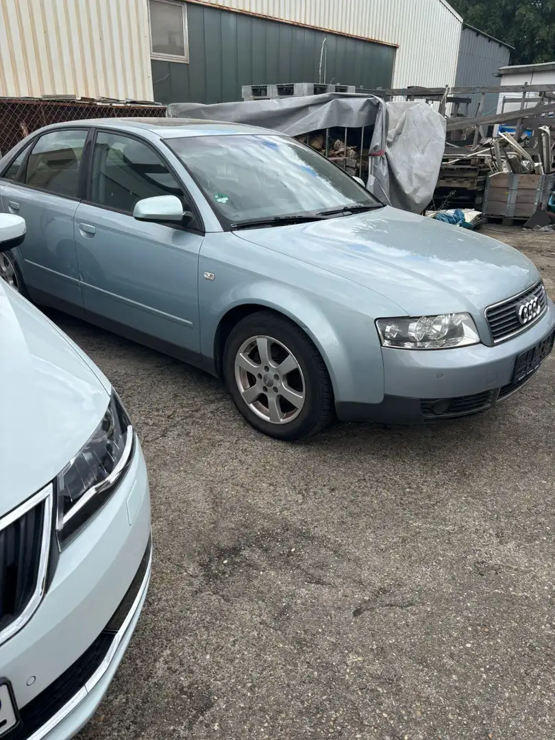 Audi A4 2.0 - 1